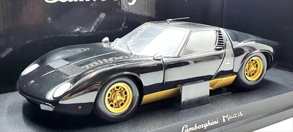 京商1/18 ランボルギーニ　イオタSVR　【絶版モデル新品未使用品】 ミニカー 1/18 京商 ランボルギーニイオタ SVR 黒 予約商品
