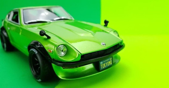 ミニカー maisto特別モデル 1 18 1971 ニッサン フェアレディz 240Z グリーンメタリック色