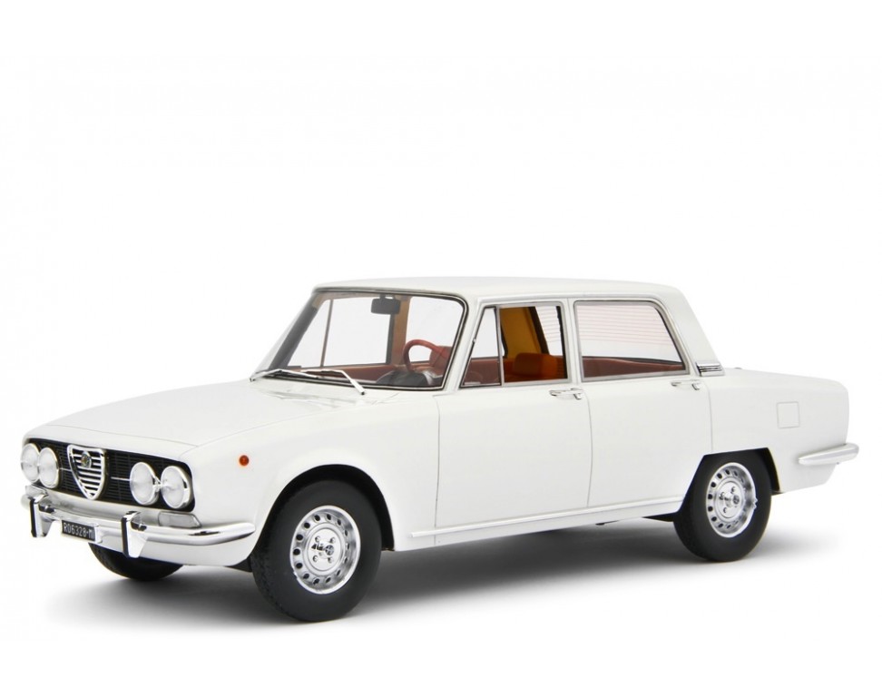BoS 1/18 アルファ・ロメオ 2000 beige BOS159 Amazon | BoS 1/18 アルファ・ロメオ Alfa Romeo 2000 beige