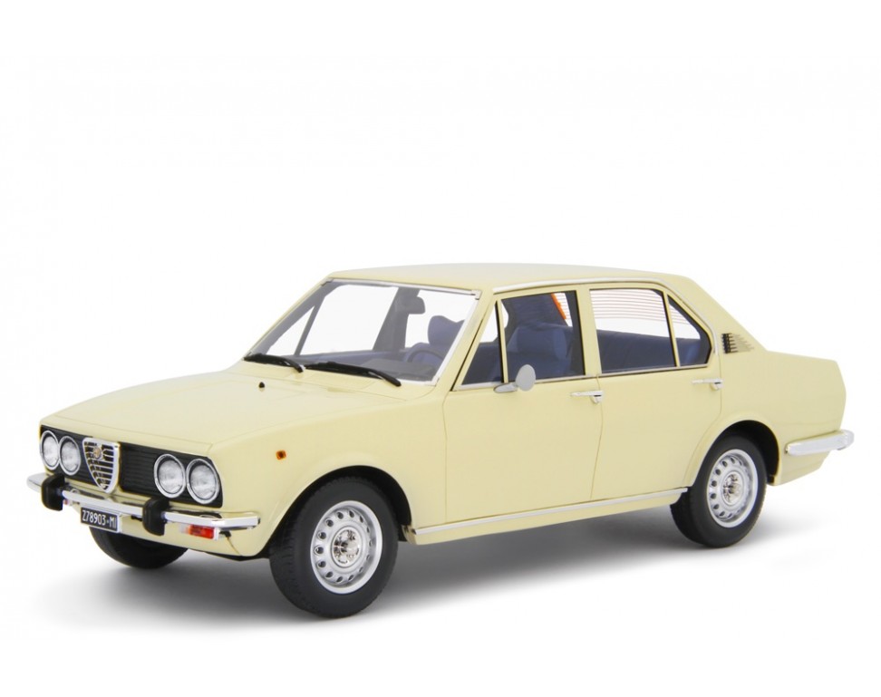ミニカー アルファロメオ 1975 アルフェッタ ベージュ色 1971 1/18 LRM ALFA ROMEO ALFETTA 1.8 1975 取っておく商いもの
