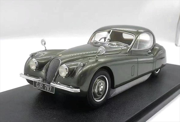 ミニカー 1951 ジャガー XK120 FHC 緑であることメタ色 1/18 CULT-SCALE MODELS 人並み外れた遣りかた  1/18CULT-SCALE MODELS JAGUAR - XK120 FHC 1951【取っておく商いもの】