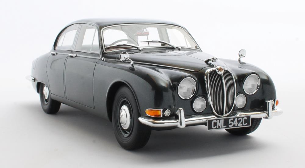 楽天市場】ミニカー 1/18 1965 ジャガー Sタイプ 緑色 JAGUAR