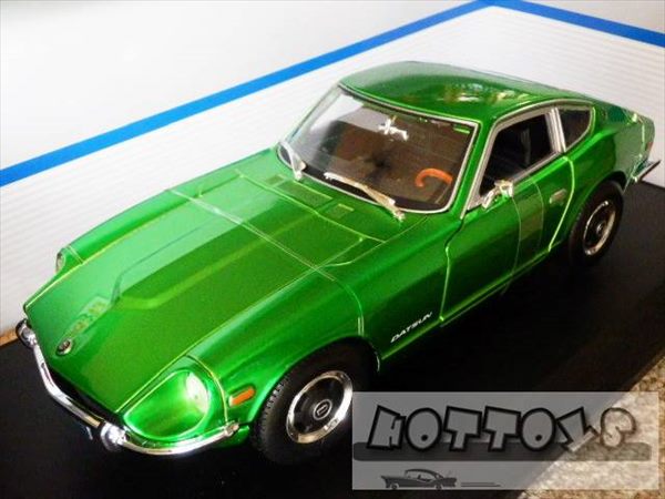 1/18日産（ダットサン）フェアレディ 240Z 1971 メタリックレッド ダイ