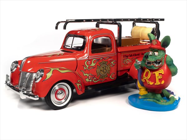 楽天市場】AUTO WORLD 1:32 RAT FINK GARAGE WITH TOW TRUCK SET