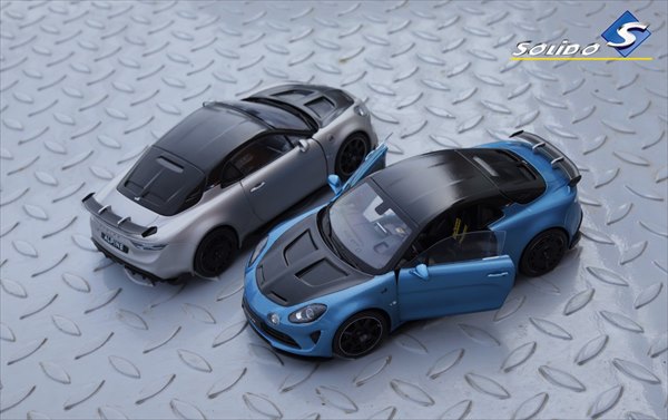 楽天市場】ミニカー 1/18 ルノー アルピーヌ 青/黒 RENAULT ALPINE