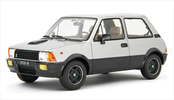 ミニカー 1/18 1983 イノチェンティー デトマソ ターボ  しろがね色 INNOCENTI DE TOMASO TURBO 1983 LRM【押さえる取っておく商いもの】