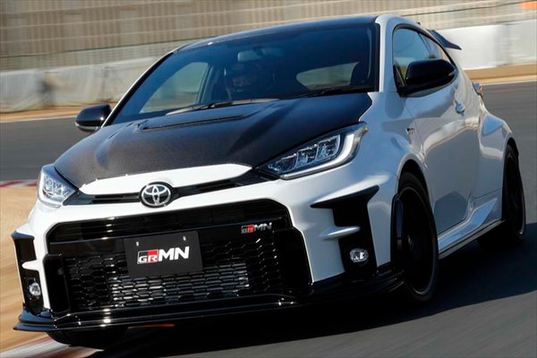 ミニカー 1/18 トヨタ  ヤリス GRMN 2022 白/黒いこと YARIS GRMN RALLY PACKAGE 2022【押さえる取っておく商いもの】
