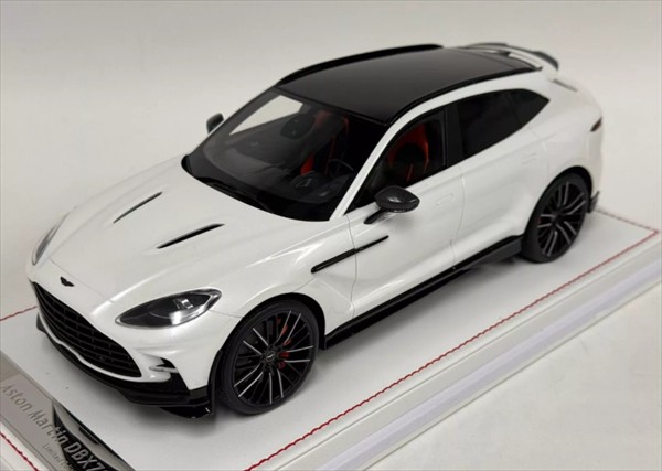 ミニカー 1/18 アストンマーチン DBX 白いこと アストンマーティン 1/18 Ivy Merit Aston Martin DBX (Diamond White) Car Model Limited 30 Pieces 【押さえる取って置く商いもの】