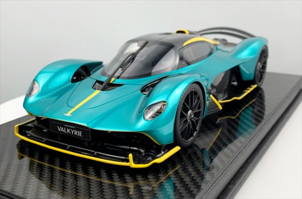 ミニカー 1/18 アストンマーティン ヴァルキリー 緑であること/黄味がかった伝達ルート色  アストンマーチン Frontiart【取って置く商いもの】【超滅多に無い品】