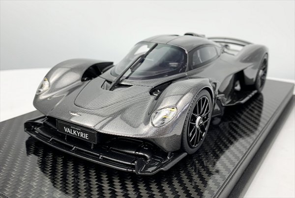 ミニカー 1/18 アストンマーティン ヴァルキリー 炭素黒いこと色  アストンマーチン Frontiart【取って置く商いもの】【超滅多に無い品】