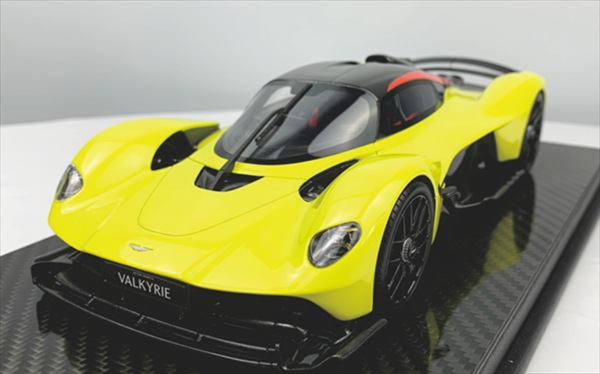ミニカー 1/18 アストンマーティン ヴァルキリー 黄味がかった  アストンマーチン Frontiart【取って置く商いもの】【超滅多に無い品】