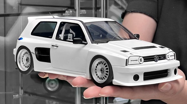 ミニカー 1/18 2024 VW フォルクスワーゲン ゴルフ GTI 白 VOLKSWAGEN - GOLF III GTi KHYZYL SALEEM 2024【予約商品】|HOTTOYS ホットトイズ