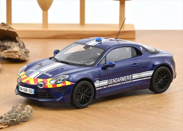 ミニカー 1/18 ルノー アルピーヌ フランス共和国パトロールカー 紺色 ALPINE A110 S COUPE GENDARMERIE - POLICE 2023 NOREV【取っておく商いもの】
