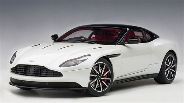 ミニカー 1/18 アストンマーチン DB11 白いこと アストンマーティン ASTON MARTIN AUTOart 【制限事項取っておく商いもの】