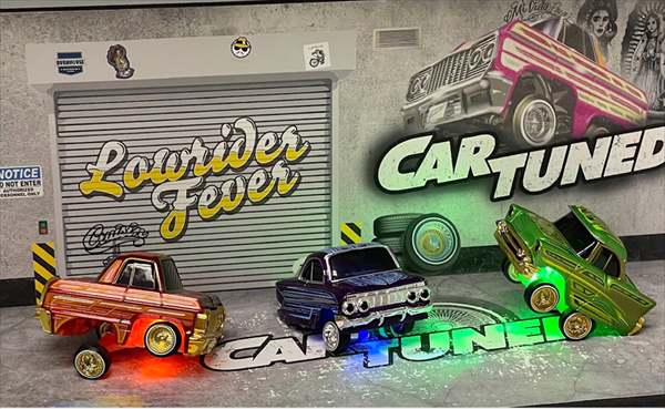 ミニカー 1/64 ローライダー CarTunedSHOW GLOWシリーズ 8台セット LED点灯付き! インパラ、C10、ノマド Lowriders【限定予約商品】|HOTTOYS ホットトイズ