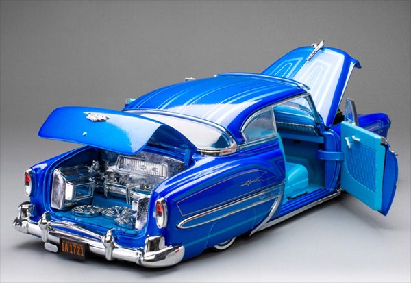 ミニカー 1/18 1954 シボレー 呼びりん大気圏 置き目馬乗り 青色メタ CHEVROLET - BEL AIR COUPE HARD-TOP LOWRIDER 1954 Lowriders SUNSTAR【制限事項取っておく商いもの】