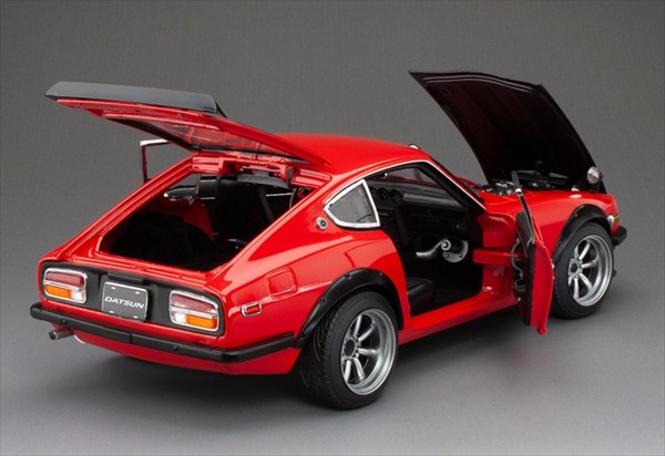 ミニカー 人並み外れたひな形 1/18 1971 ニッサン 公明正大小母さんZ 240Z 赤/黒いこと  FAIRLADY Z  1971 SUNSTAR【取って置く商いもの】