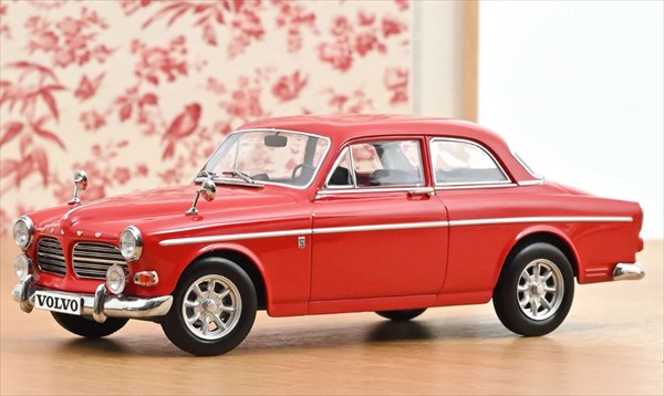 ミニカー 1/18 ボルボ アマゾン 1968 赤いこと VOLVO - 123 GT AMAZON 1968 NOREV【取って置く商いもの】