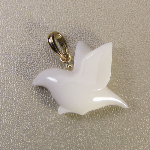 白珊瑚 ペンダント 小鳥 K18 イエローゴールド 無染色 JUNSUI レディース 女性 ファッション アクセサリー ジュエリー 珊瑚婚式 3月誕生石 ラッピング無料 送料無料 高知 土佐