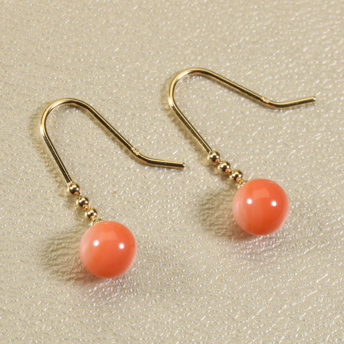 ガーネ 珊瑚 ピンク 揺れる ピアス フック 丸玉 K18 18金 無染色 SANSUI レディース 女性 ファッション アクセサリー ジュエリー 珊瑚婚式 3月誕生石 ラッピング無料 送料無料 高知 土佐