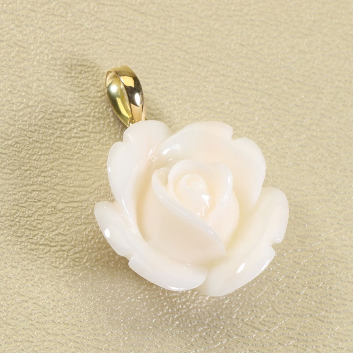 ミッド珊瑚 ピンク ペンダント 薔薇 バラ 花 K18 イエローゴールド 無染色 SANSUI レディース 女性 ファッション アクセサリー ジュエリー 珊瑚婚式 3月誕生石 ラッピング無料 送料無料 高知 土佐
