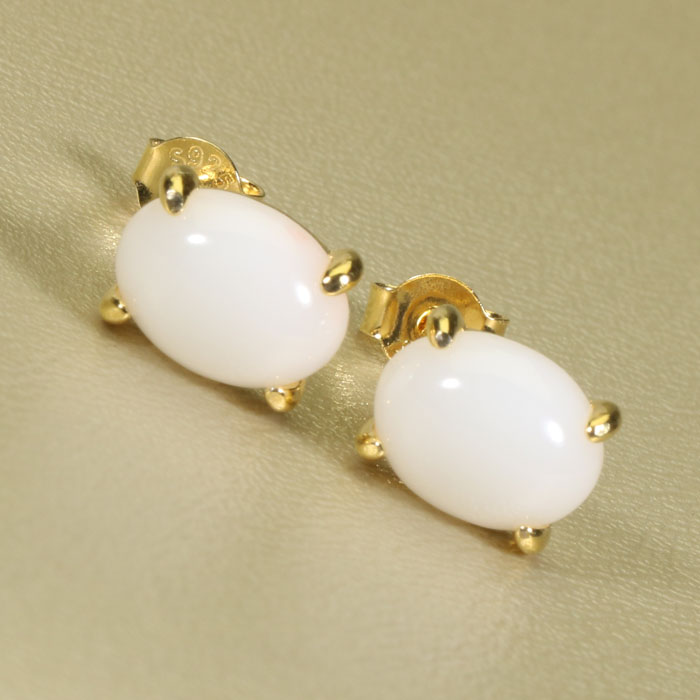 白珊瑚 ピアス シルバー オーバル 楕円 無染色 SANSUI レディース 女性 ファッション アクセサリー ジュエリー 珊瑚婚式 3月誕生石 ラッピング無料 送料無料 高知 土佐