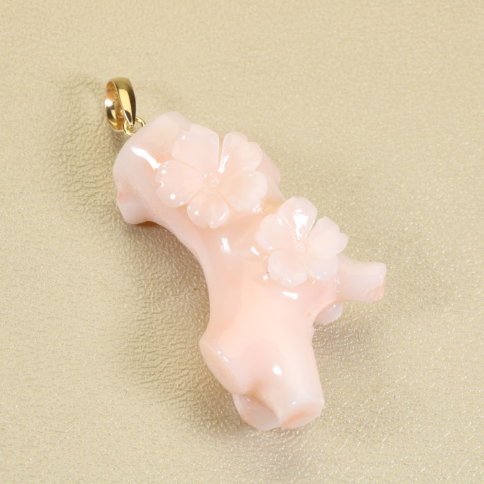 ミッド 珊瑚 ピンク ペンダント 桜 花 K18 イエローゴールド 18金 無染色 SANSUI レディース 女性 ファッション アクセサリー ジュエリー 珊瑚婚式 3月誕生石 ラッピング無料 送料無料 高知 土佐|宝石珊瑚のSANSUI