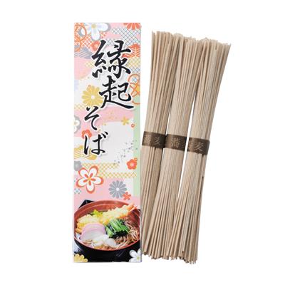【※100個セット販売/送料無料※】 【縁起そば３束】 年末年始 ご挨拶 謹賀新年 お正月 お年賀 2024年 令和6年 新年 縁起物 開運招福 イベント 景品 販促品 粗品 ノベルティ 記念品 抽選会 プレゼント まとめ買い 食品 ギフト 紅白 そば 化粧箱入
