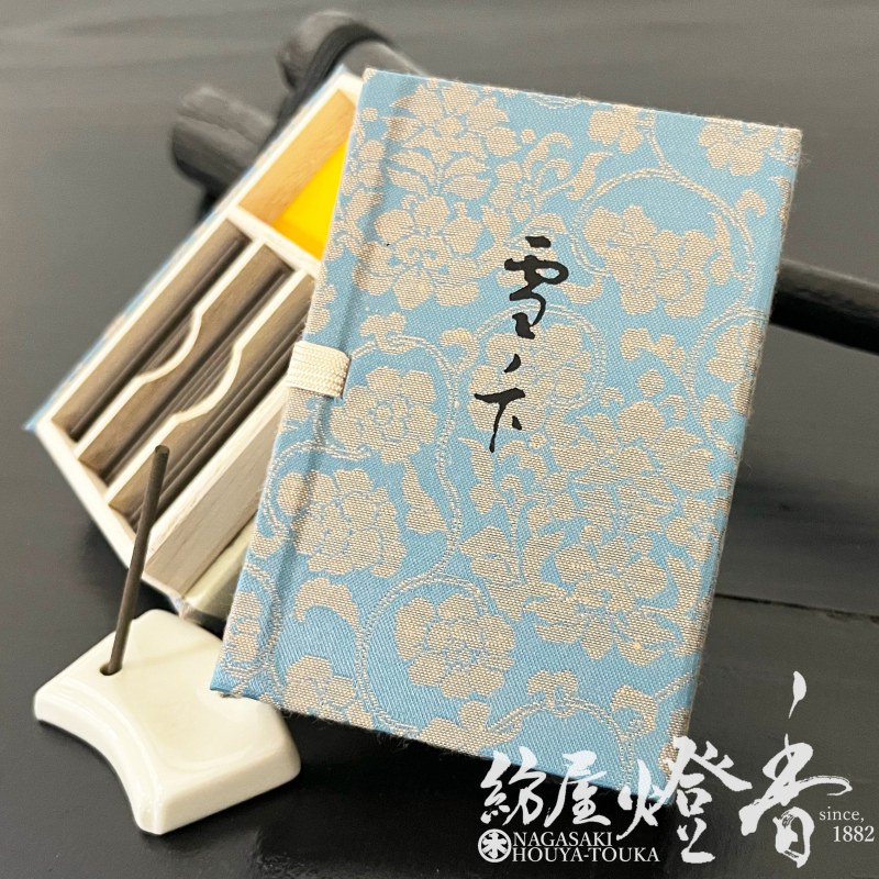 楽天市場】高級御香 薫りの最高峰 羅国 暁霞 ST30g 短寸バラ布貼箱入