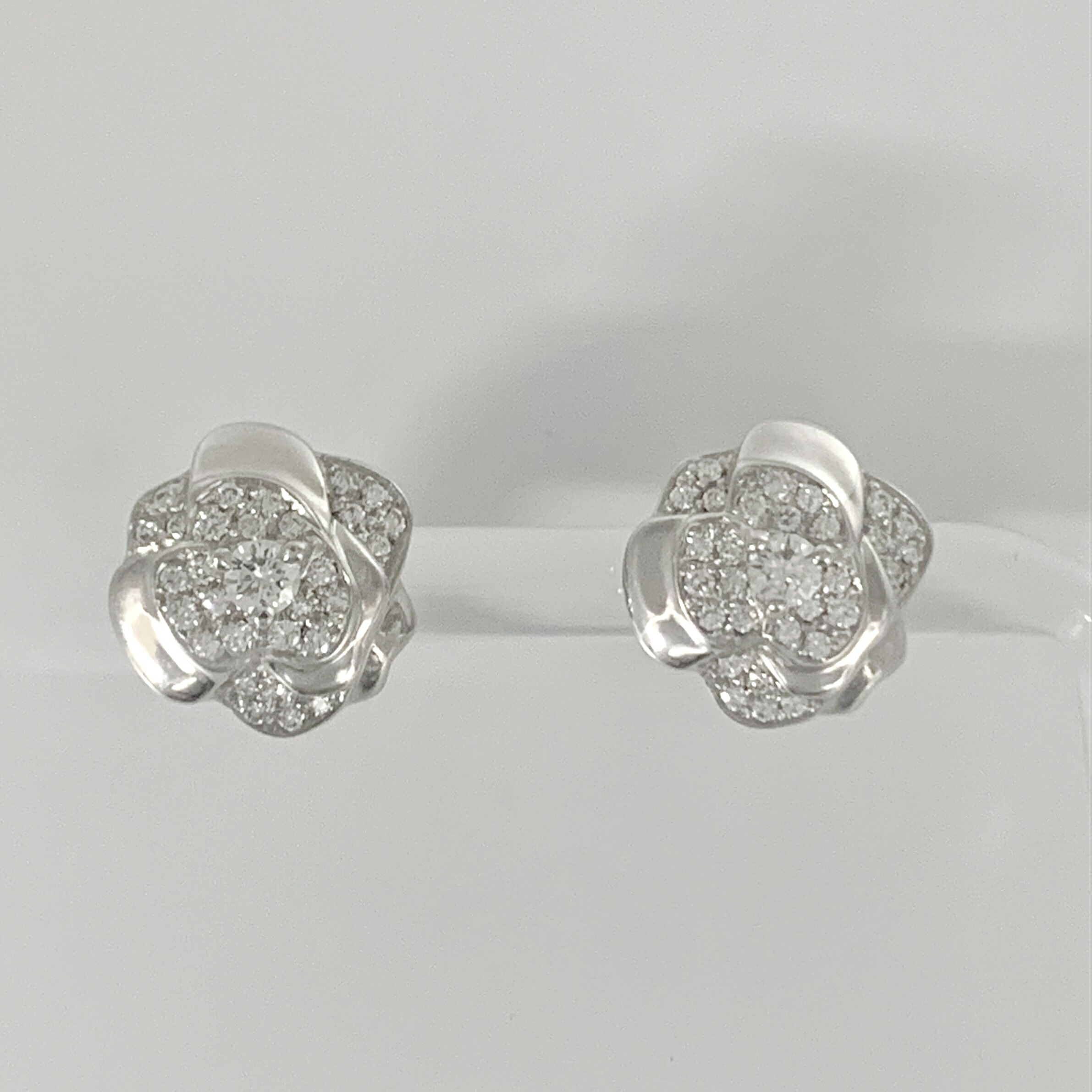 楽天市場】【美品】シャネル CHANEL カメリア ダイヤ ピアス K18 PG