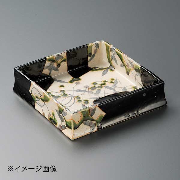 黒織部切立菓子器