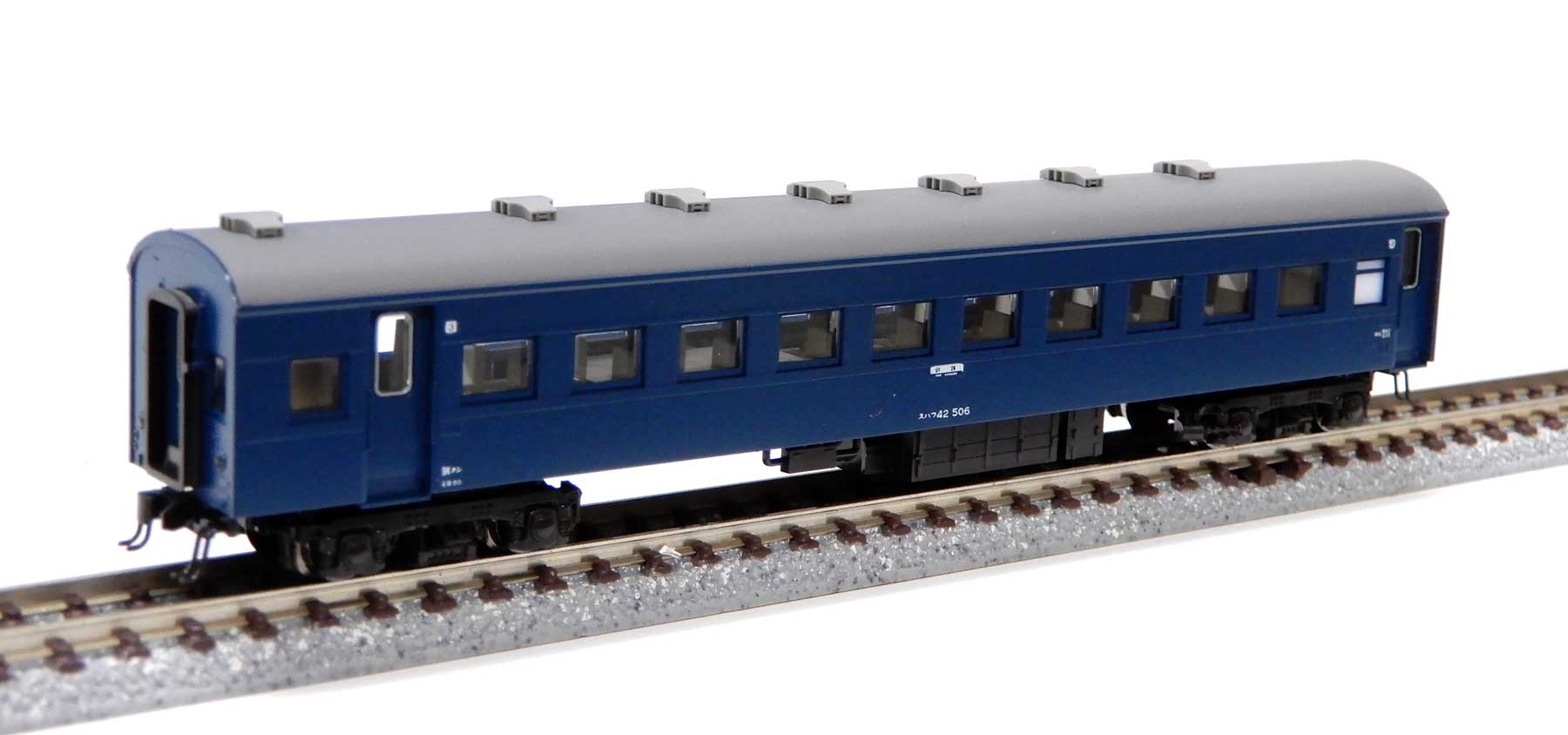 KATO N2000系 2458号車(量産先行車) 10-1628バラし JR四国N2000系 特急「うずしお4号」が入線しました。KATO 10