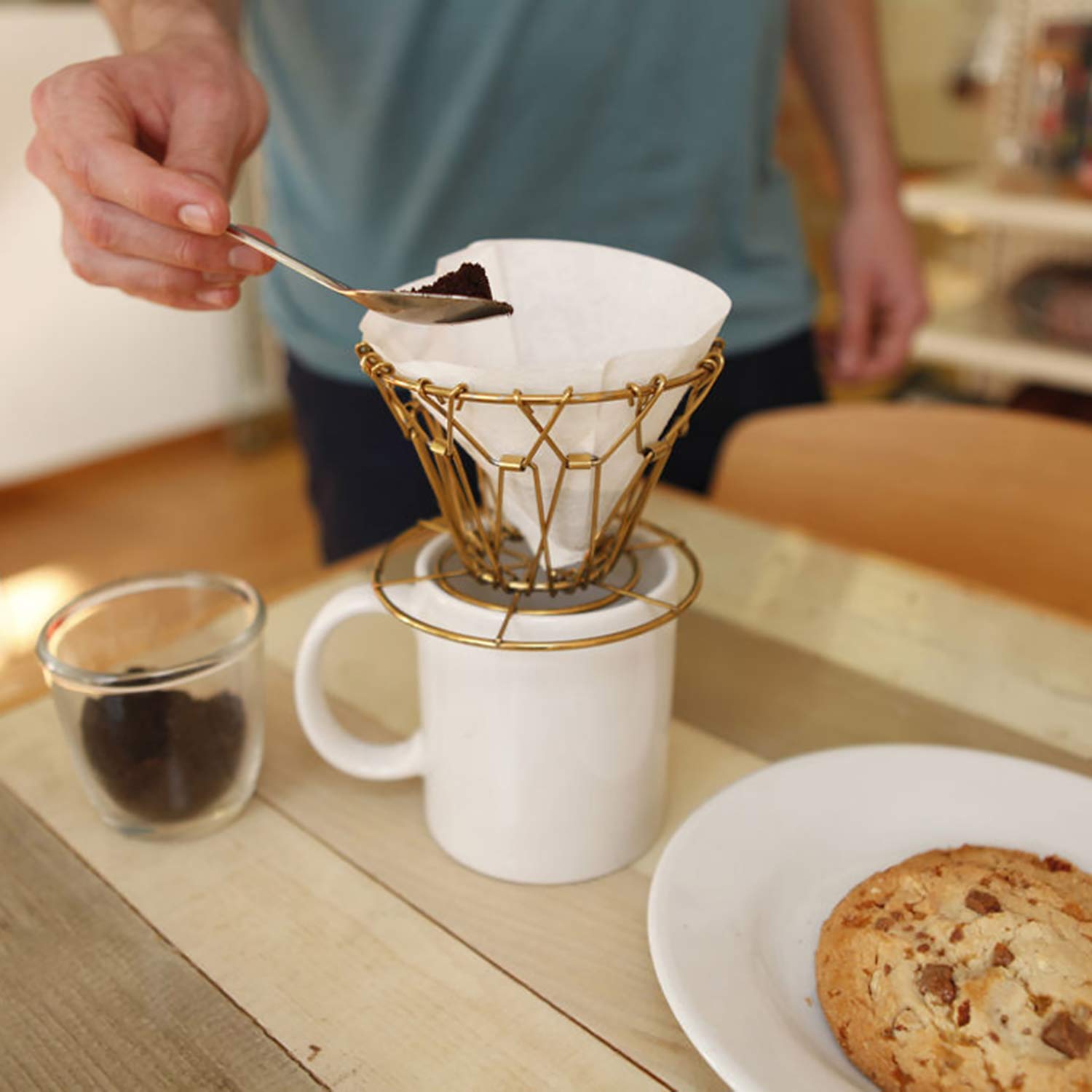Kikkerland キッカーランド Brass Collapsible Coffee Dripper ブラスコラプシブルコーヒードリッパー  珈琲 折りたたみ コンパクト 持ち運び アウトドア キャンプ レジャー 登山 公園 ピクニック ハイタイド公式ショップ HIGHTIDE