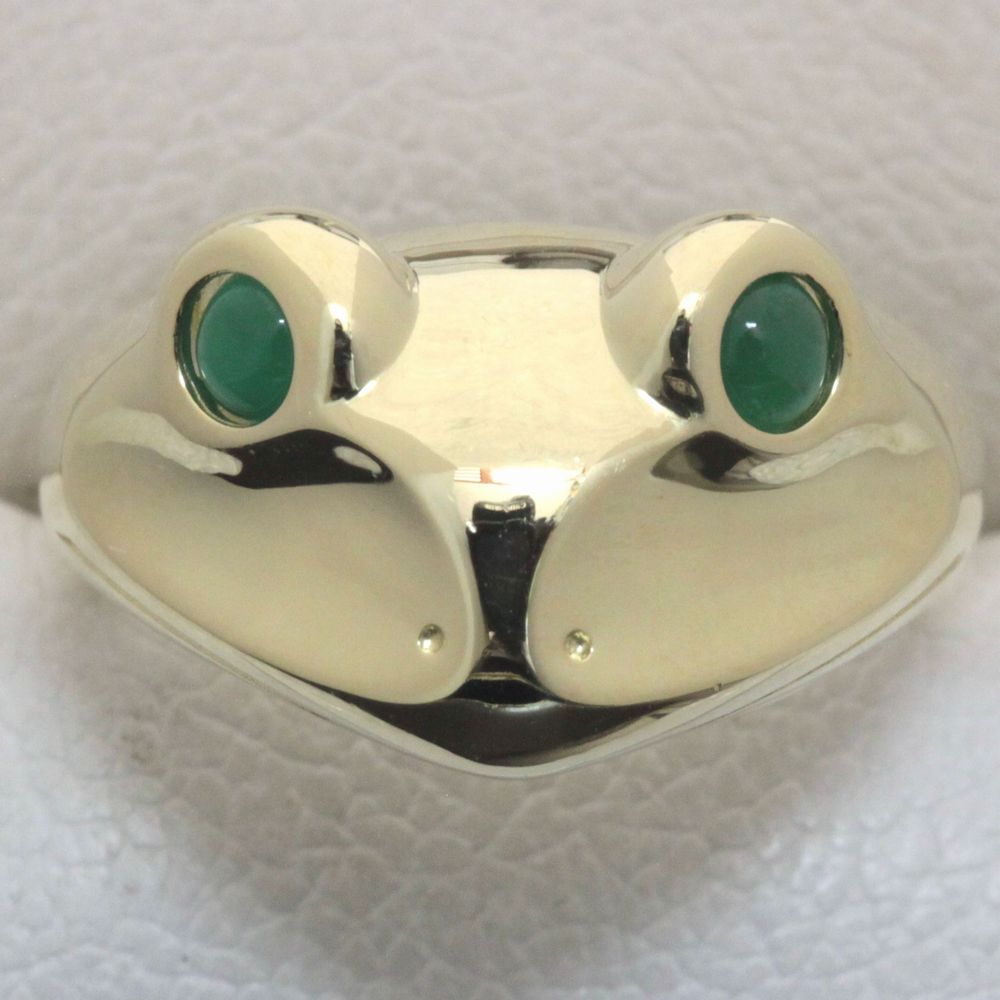 K18カエル指輪カボッションカットエメラルド0.30ct、裏に「かえる」の刻印あり｜httjewerlshop店