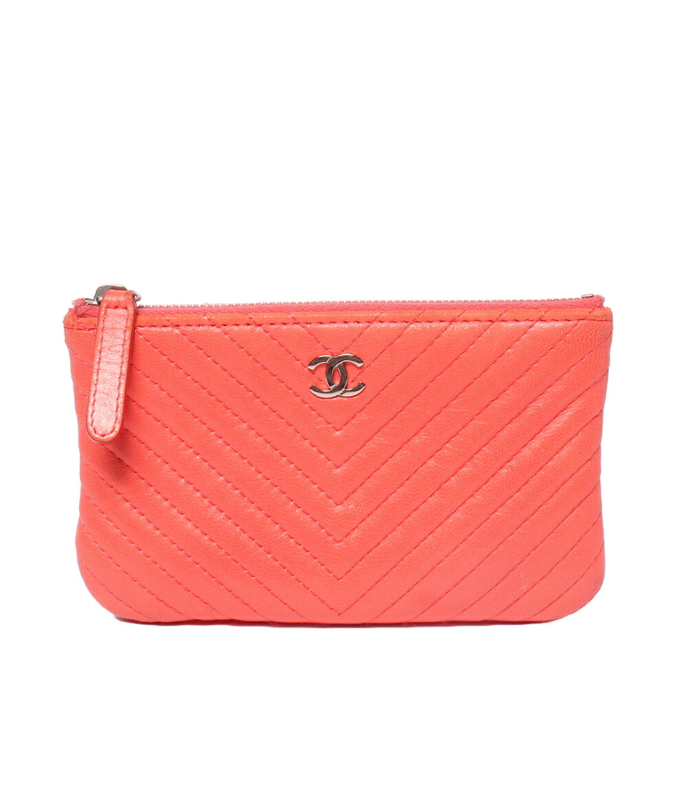 【1,000円OFFクーポン31日23:59迄】【中古】 シャネル ポーチ Vステッチ シルバー金具 22番台 レディース CHANEL｜Rehello by BOOKOFF