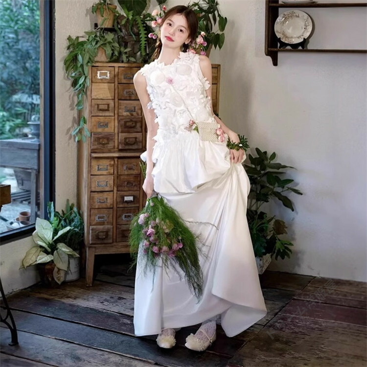 ホワイト ウェディングドレス　ウエディングドレス　花がら　ノースリーブ　Aライン ロングドレス 　ファスナータイプ　xs～xxxl　Wedding Dress　お花嫁　結婚式　旅行撮影演出　レディースウェディングドレス　エレガント　パーティードレス｜Hug Select