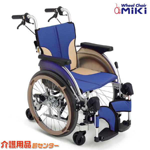 車椅子 軽量 折り畳み【MiKi/ミキ Skit（スキット）六輪車 SKT-500】自走介助兼用 車いす 車イス 六輪 6輪 コンパクト車椅子【送料無料】|介助用 介護用品 軽量車椅子 折りたたみ 高齢者 老人ホーム 病院 おしゃれ 介護施設 福祉用具