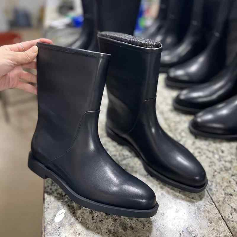 亭主もち用 牛皮 中筒 ブーツ  分かりやすい か細い影ぼうし ミニマル  アンクル丈 筒型 シューズ 普段使い走り 軽さ 伸縮性