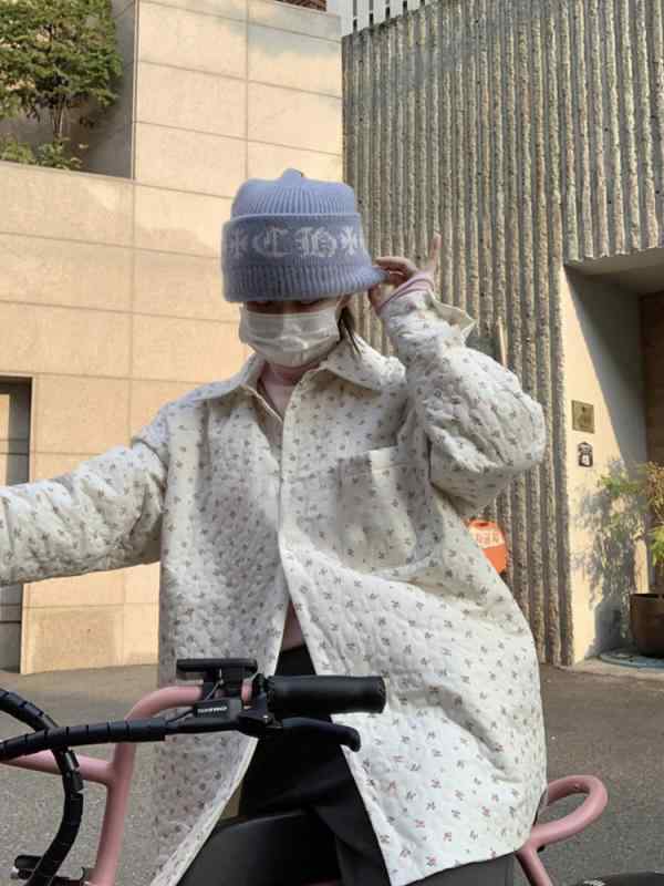 レディース 冬 アウター フラワープリント シャツスタイル 薄手コットン 保温 菱形チェック 高級感 韓国 暖か 軽量 普段使い スタイリッシュ コージー｜新風堂