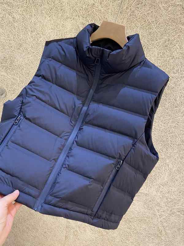 女性用 ダウンベスト 秋冬 ショート丈 軽量 軽薄 重ね着 インナー アウター 暖か 防寒 スタイリッシュ コーディネート 柔軟 着回しx2x2