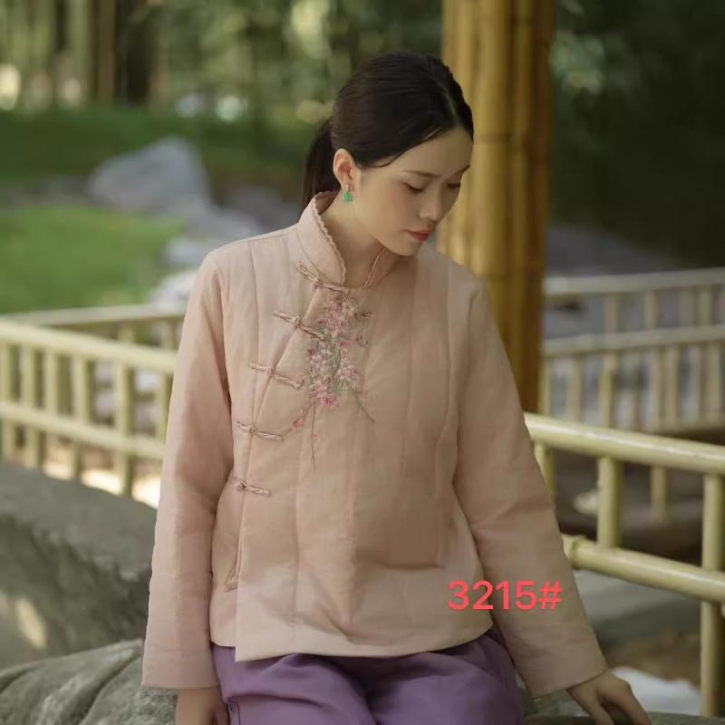 レディース コート 中国風 刺繍 短丈 長袖 軽量 綿入り アウター ゆったり ストレート シルエット 薄手 秋冬 暖か 日常使い 再生繊維 混