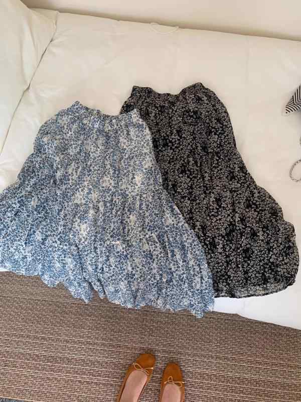 スカート 夏 シフォン 花柄 ゆったり ミディ丈 青花柄 軽量 女性用 フレア 再生繊維 吸湿速乾 春夏 通勤 普段使い ブラック ピンク系 アイボリーx2