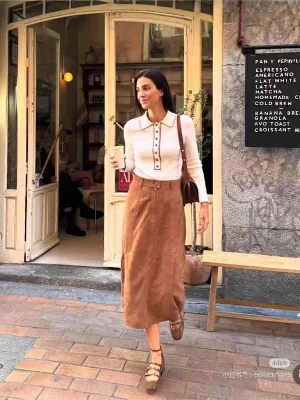 襟付き ニットセーター ステッチ見せ 綿羊毛 混紡素材 手縫い 手ボタン 暖か 柔らか トップスx2｜新風堂