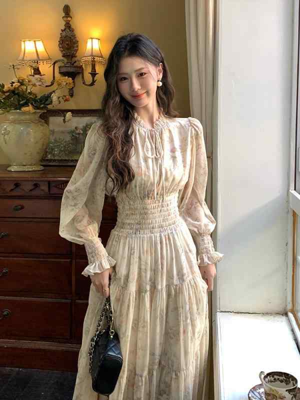 ワンピース 春 女性用 フランス風 フラワープリント シフォン素材 長袖 ロング丈 ティータイムスタイル 軽やか フェミニン 膝下丈 ギャザー 花柄 爽やか