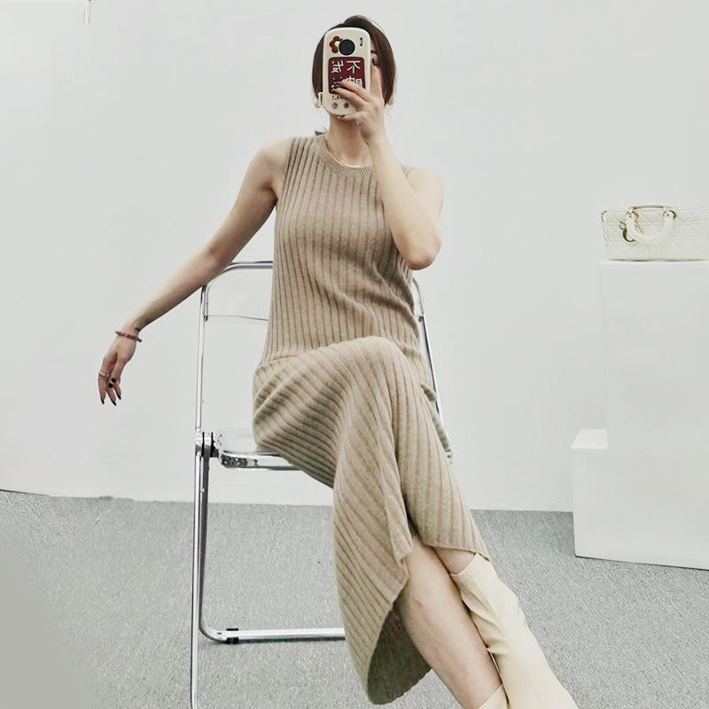 レディース 秋冬 ニット ワンピース カシミヤ クルーネック ノースリーブ リブ編み ストレッチ ウエストシェイプ シンプル 高級感 暖かみ 柔らかい 素材 普段使い