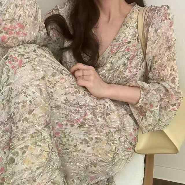 レディース ロングワンピース 春夏 Vネック シフォン 小花柄 フェミニン 立体 軽量 透け感 優しいシルエット 通勤 普段使い