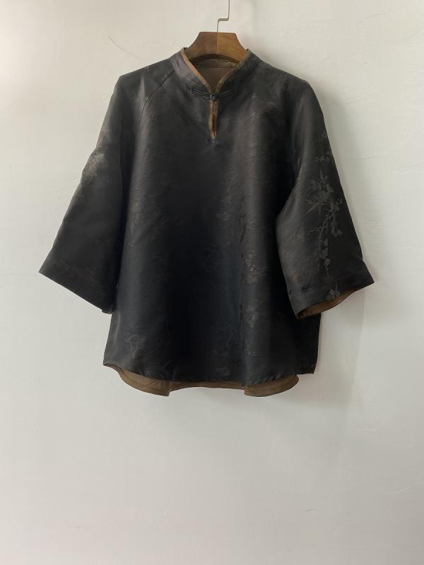 レディース トップス 香雲紗 絹 トップ 黒 盤名取り草 両面着付ける 春物 茶道服 型 通気性 軽さ 言い慣わし柄