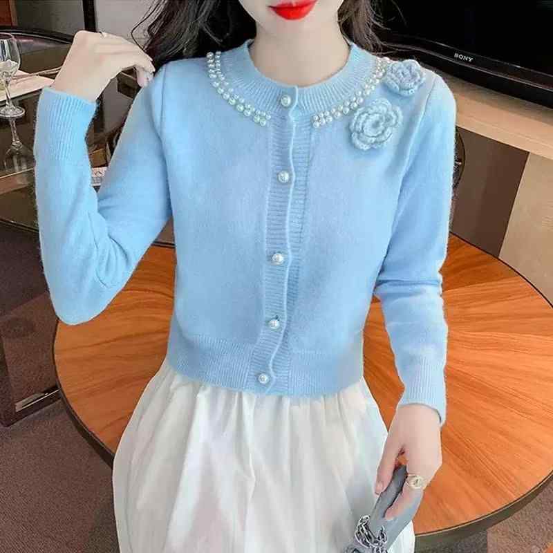 カーディガン レディース 秋冬 ショート丈 ニット 上品 パール 立体花 モチーフ セーター アウター 暖か レイヤード 柔らかい 素材 フェミニン スタイル