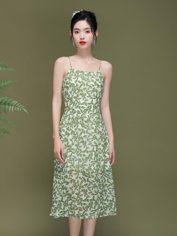 レディース ワンピース 吊り紐 シフォン 小花柄 海辺 リゾート 夏用 上品 軽やか 通気性 フェミニン ビーチ バカンス スタイル