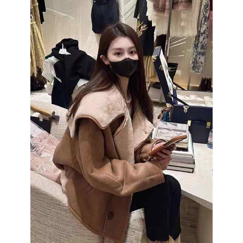 コート 女性用 秋冬 大型襟 ラムファー 革 一体型 高級感 小柄対応 ジャケット 暖かみ スタイリッシュ アウター ペティサイズ